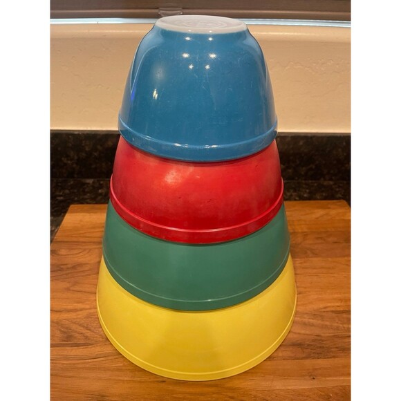 Vintage Pyrex Colored Nesting Mixing Bowls Set of 4 - 401, 402, 403, 404 - Picture 10 of 10